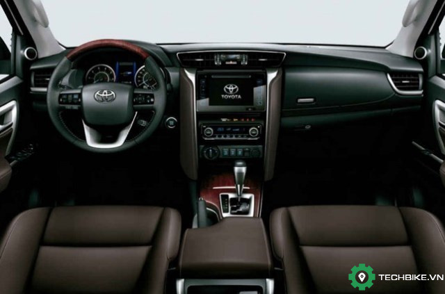 nội thất Toyota Foruner 2020.jpg
